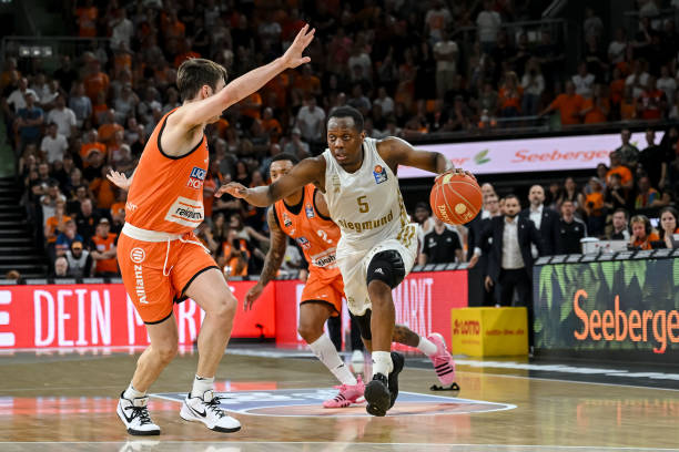 赛季掀起一 赛季掀起一