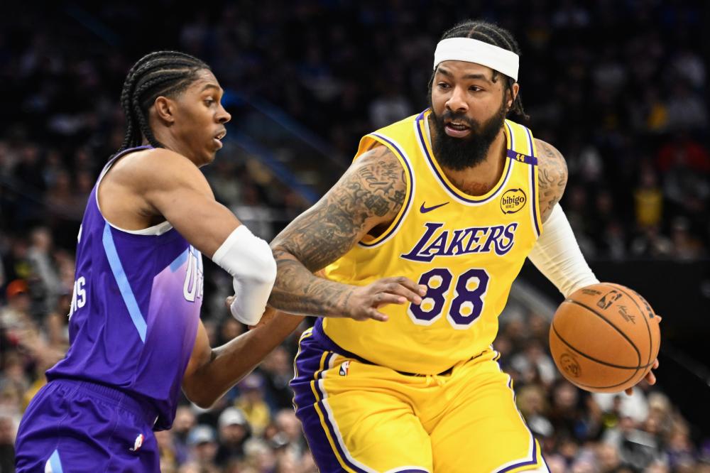 足球环境下 足球环境下