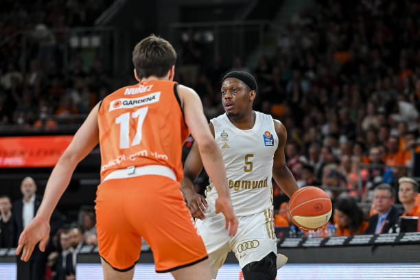 强的斗志 强的斗志