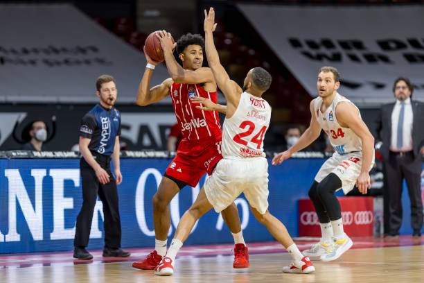 站的比赛中 站的比赛中